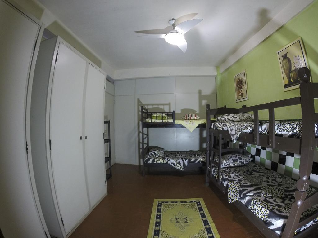 Wisma tamu Copacabana Villas
